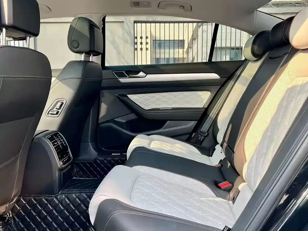 Volkswagen Magotan 2024 из CN, фото 6