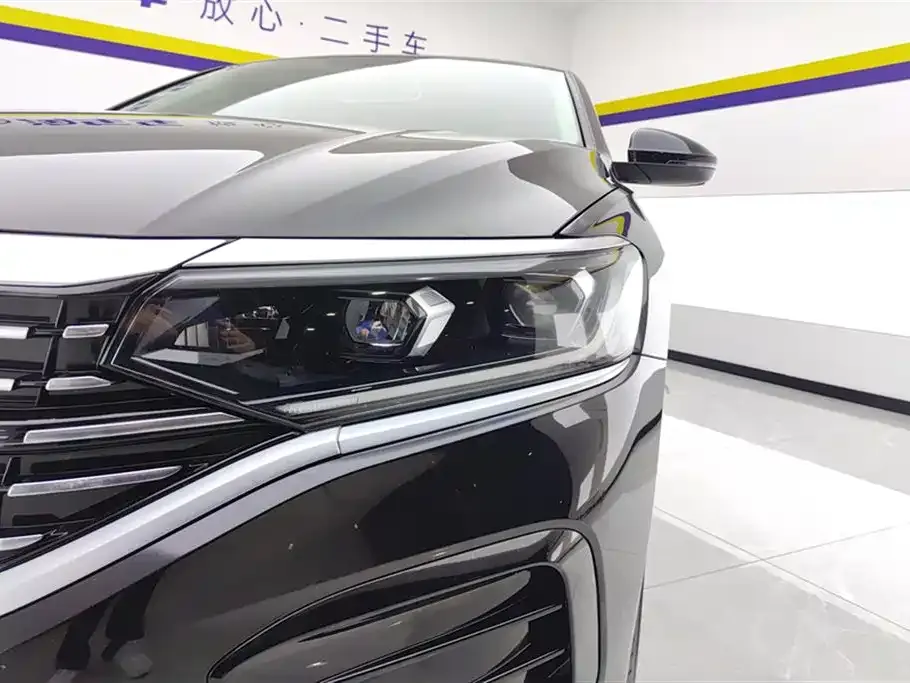 Volkswagen Passat 2023 из CN, фото 5