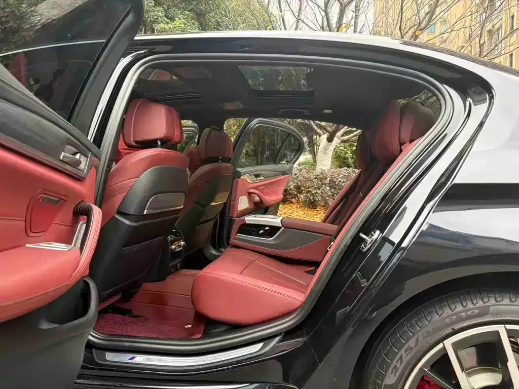 BMW 5 Series 2021 из CN, фото 6