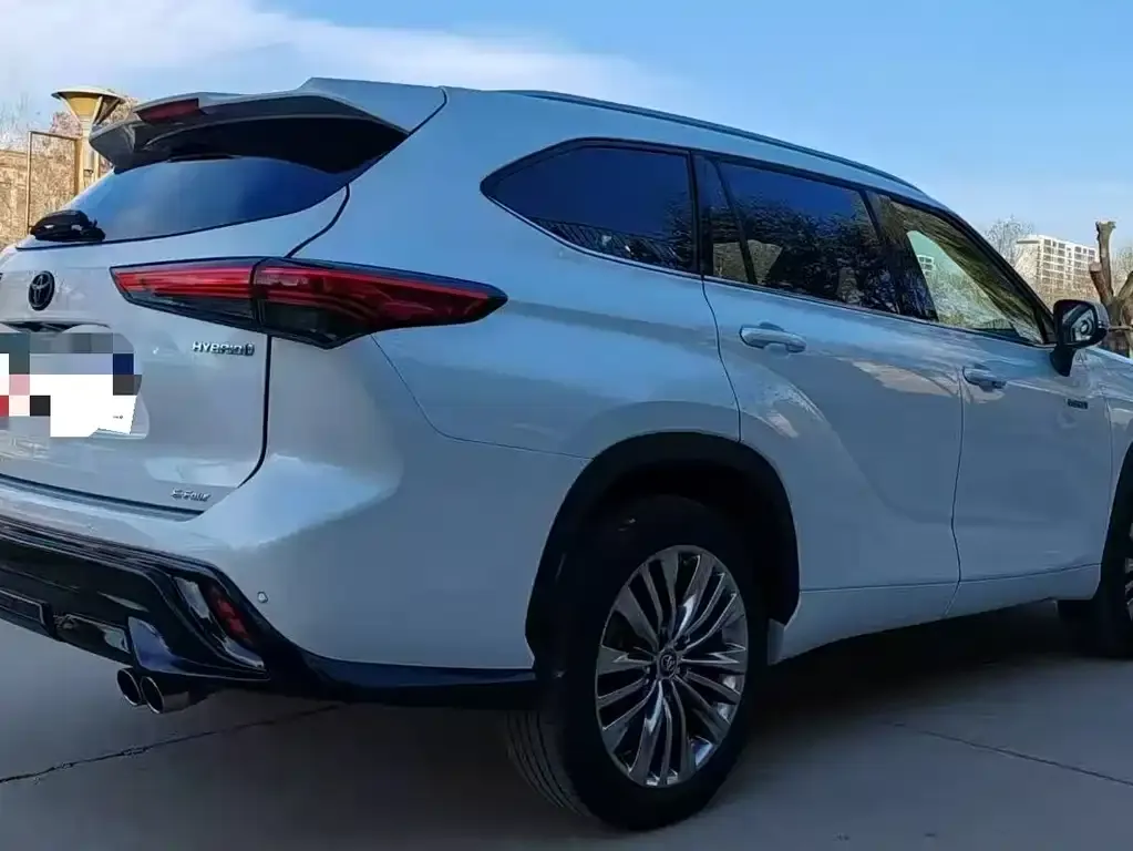Toyota Highlander — фото 10