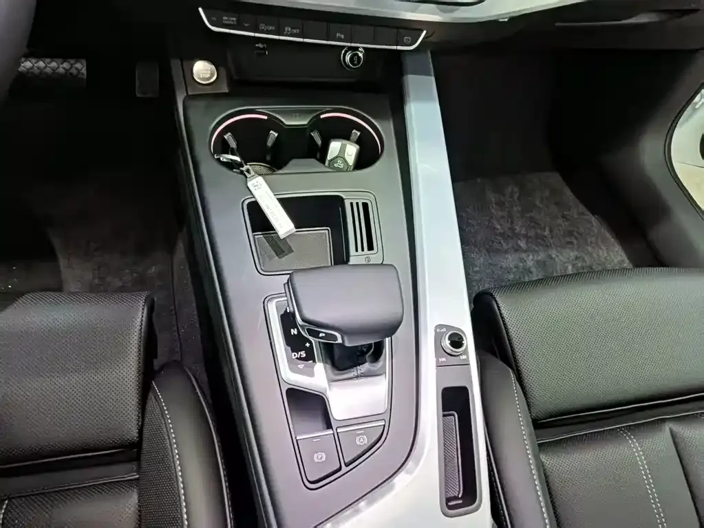 Audi A4L 2025 из CN, фото 10
