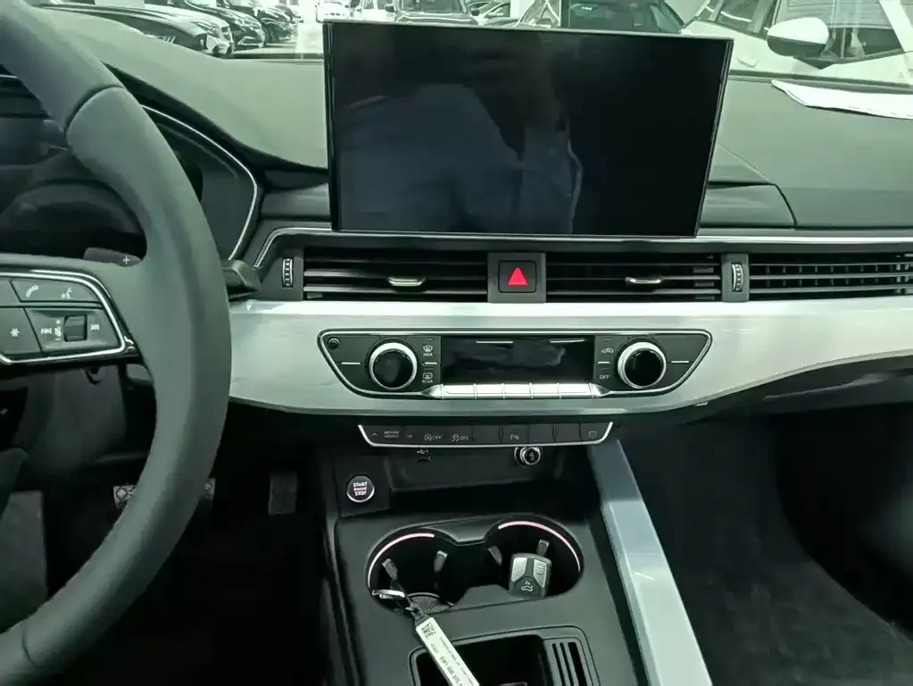 Audi A4L 2025 из CN, фото 3