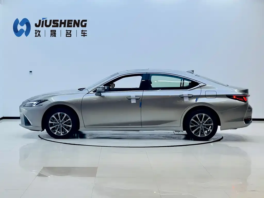 Lexus ES 2025 из CN, фото 4