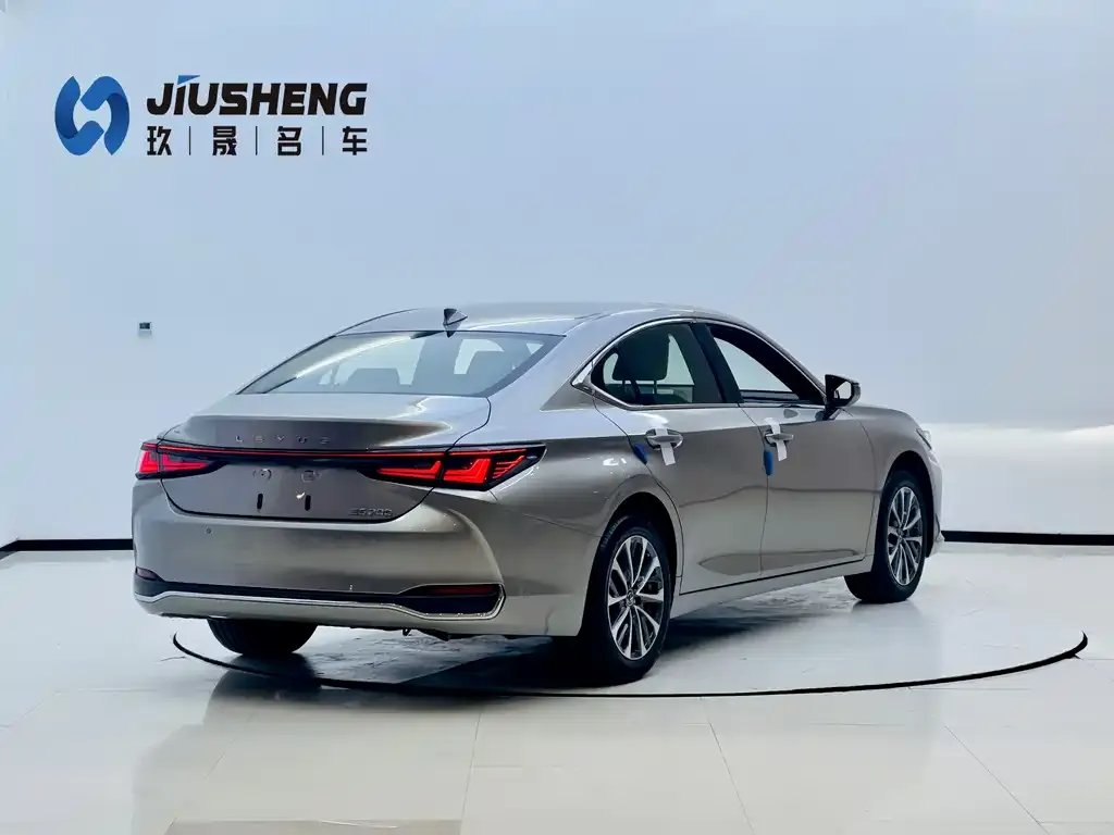 Lexus ES 2025 из CN, фото 5