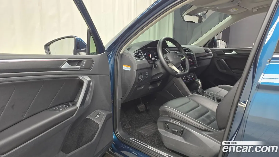 Volkswagen Tiguan — фото 6