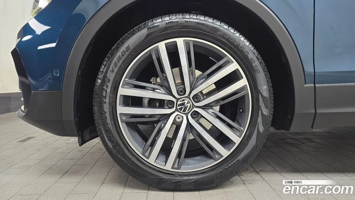 Volkswagen Tiguan — фото 8