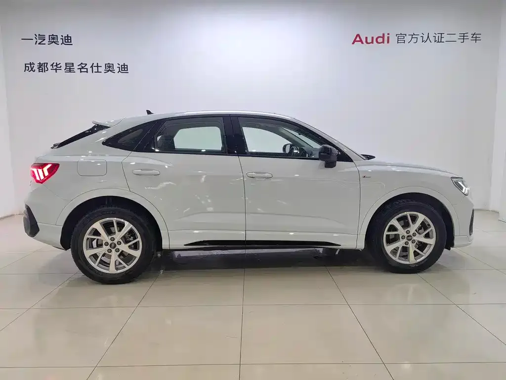 Audi Q3 Sportback 2023 из CN, фото 4