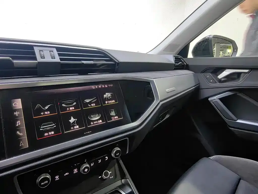 Audi Q3 Sportback 2023 из CN, фото 10