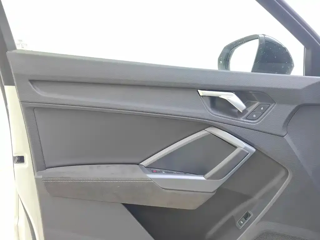 Audi Q3 Sportback 2023 из CN, фото 3