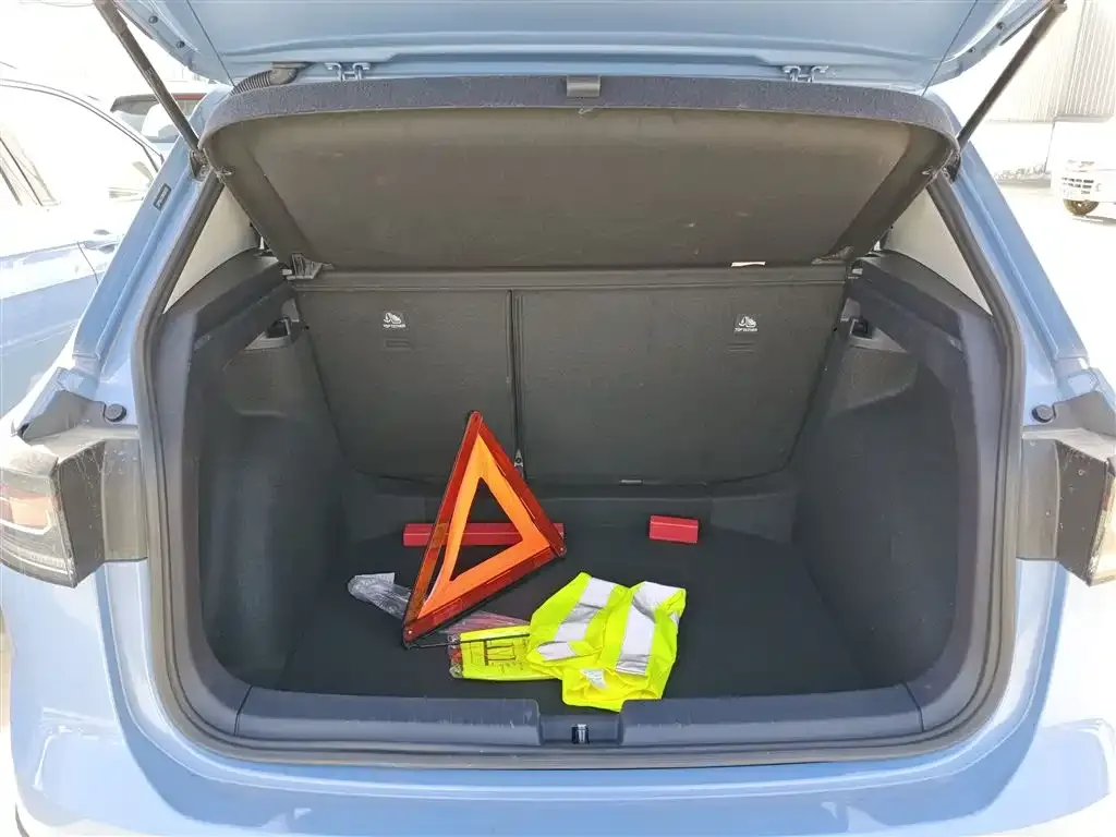 Volkswagen Tharu 2024 из CN, фото 8