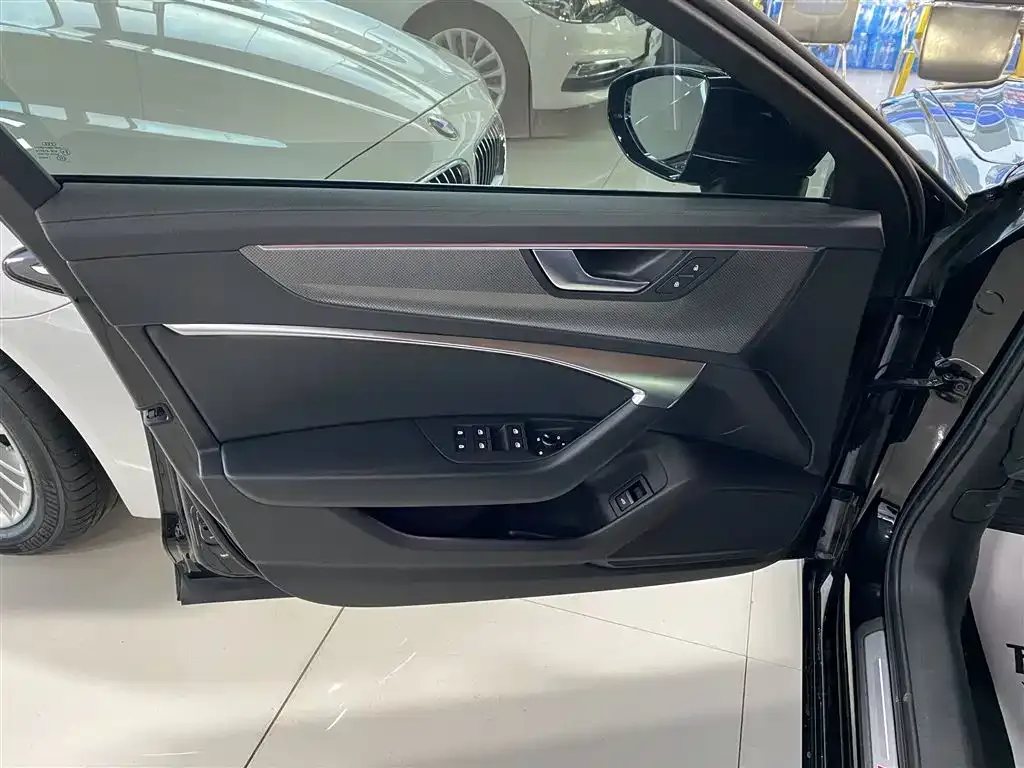 Audi A6L 2021 из CN, фото 4