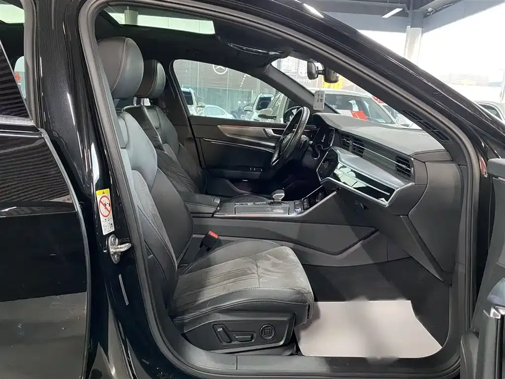 Audi A6L 2021 из CN, фото 5