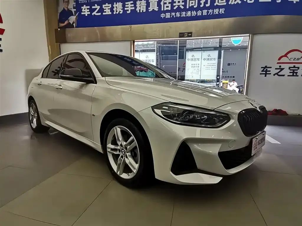 BMW 1 Series 2023 из CN, фото 3