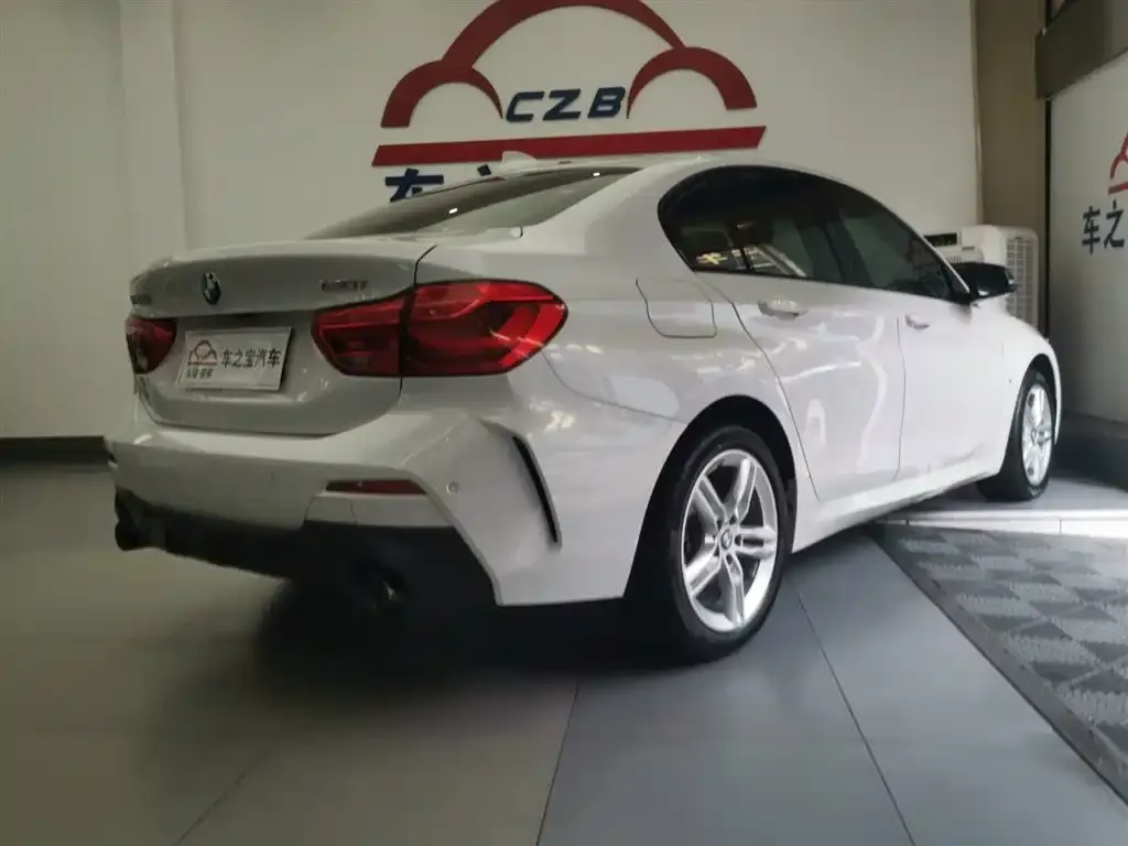 BMW 1 Series 2023 из CN, фото 7