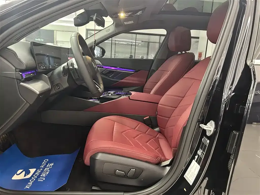 BMW 5 Series 2025 из CN, фото 10