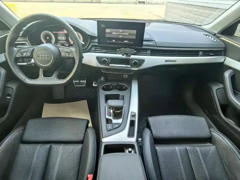 Audi A4L 2022 из CN, фото 10