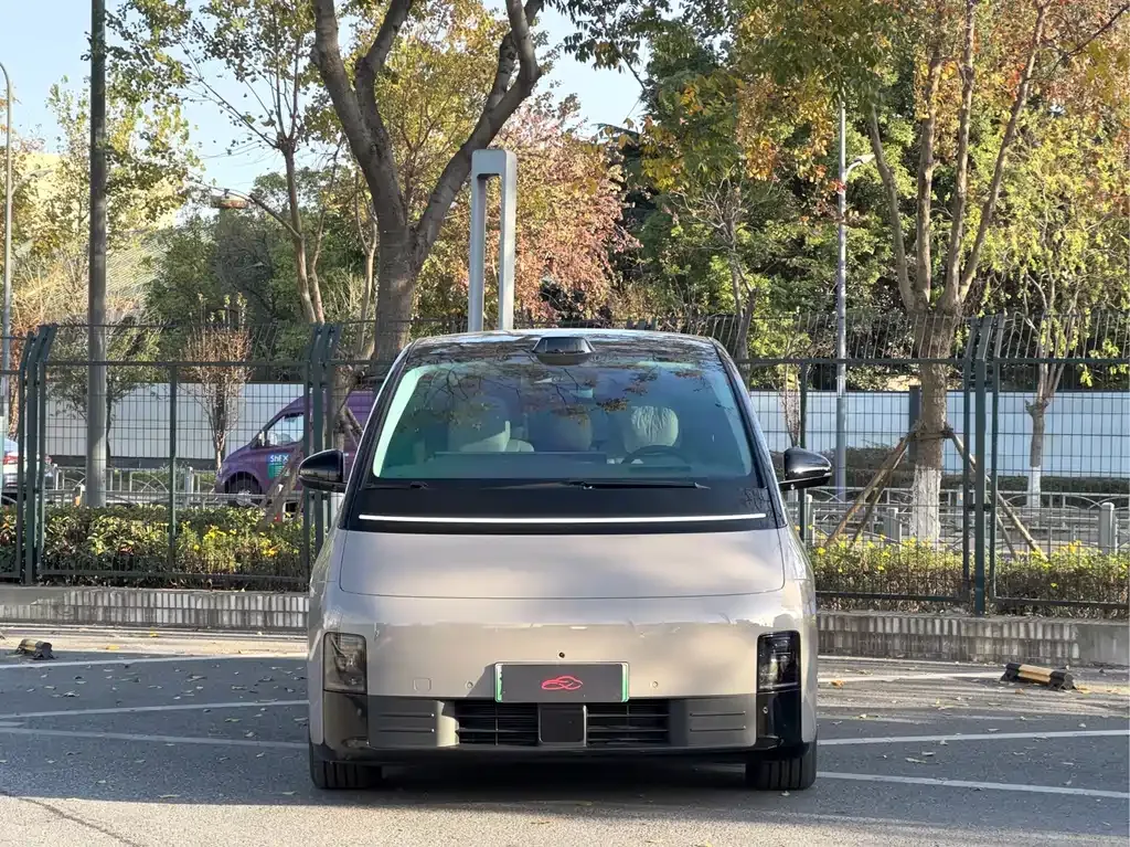 Li Auto MEGA — фото 6