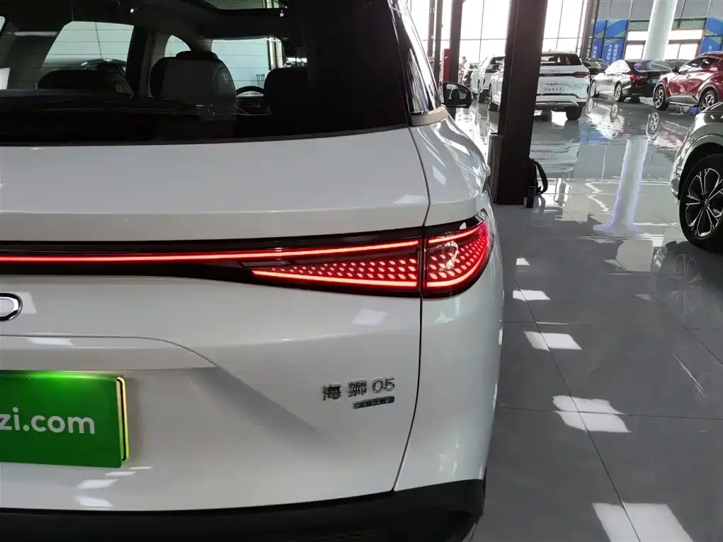 BYD Seal 05 DM-i — фото 8