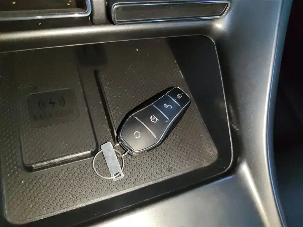 BYD Seal 05 DM-i — фото 9