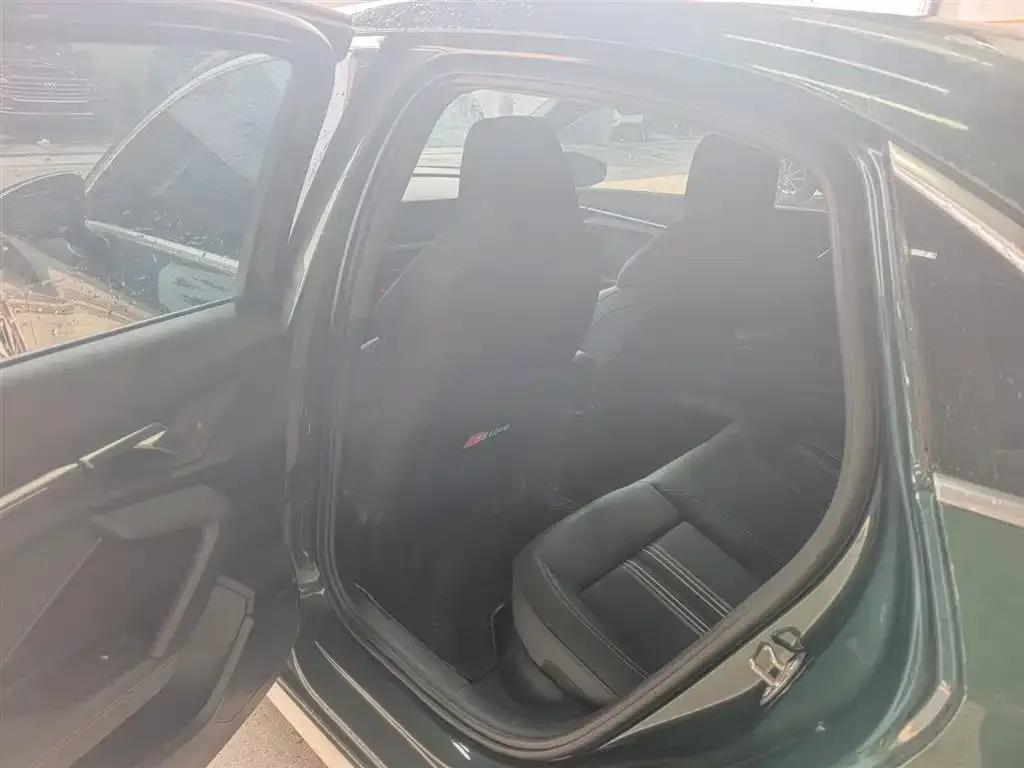 Audi A3 2024 из CN, фото 2