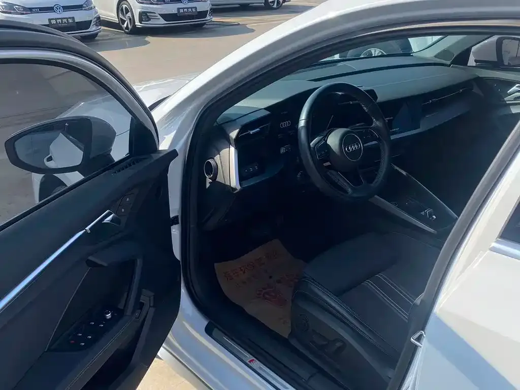 Audi A3 2023 из CN, фото 4