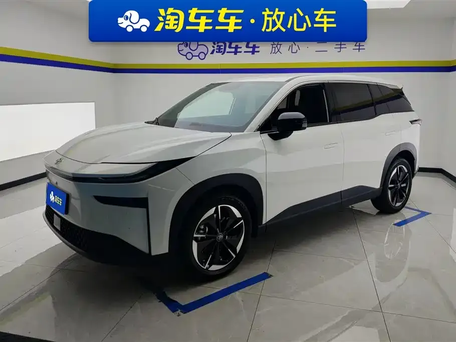 Toyota Platinum 3X 2025 из CN, фото 1