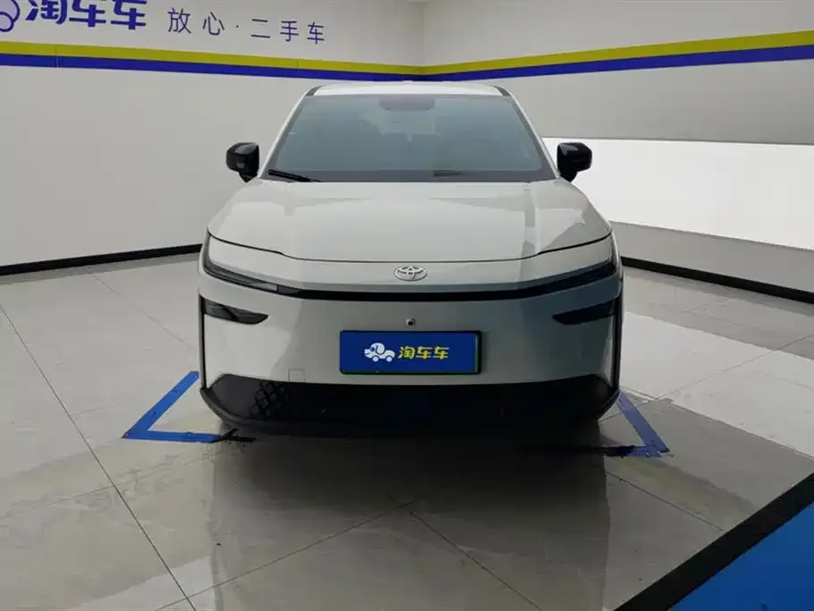 Toyota Platinum 3X 2025 из CN, фото 2