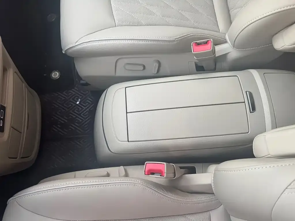 Buick GL8 2024 из CN, фото 9