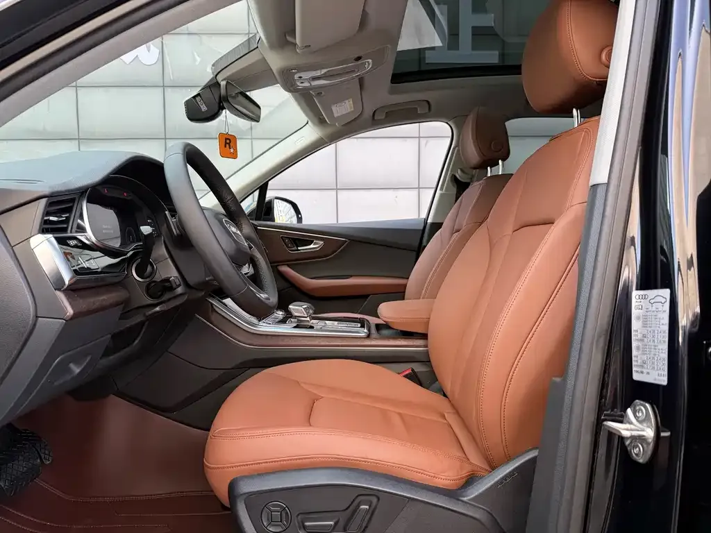 Audi Q7 2021 из CN, фото 9