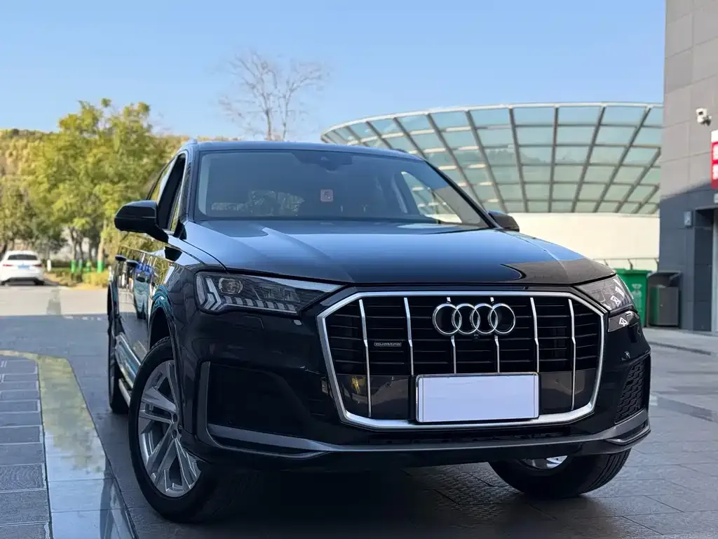 Audi Q7 2021 из CN, фото 10
