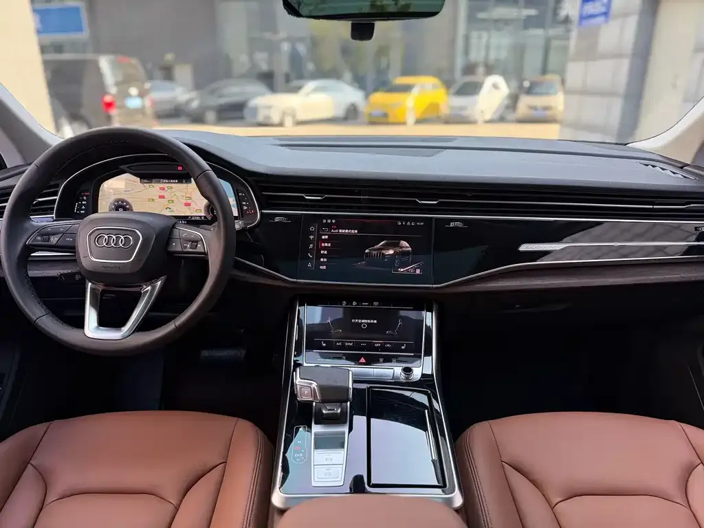Audi Q7 2021 из CN, фото 4