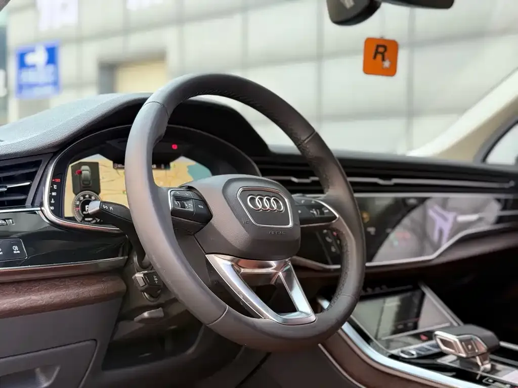 Audi Q7 2021 из CN, фото 7