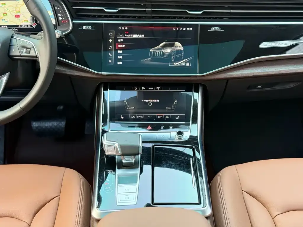 Audi Q7 2021 из CN, фото 8