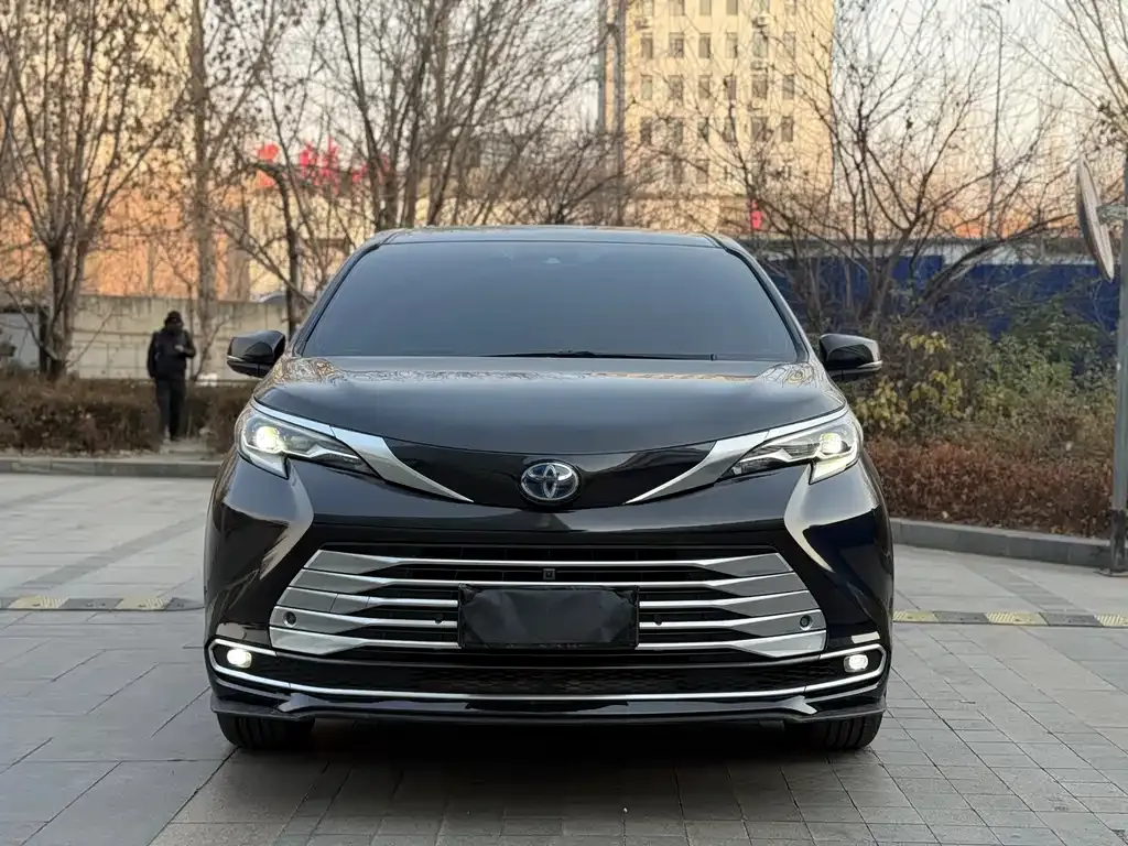 Toyota Sienna 2022 из CN, фото 1