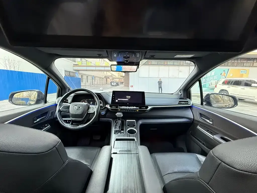 Toyota Sienna 2022 из CN, фото 4
