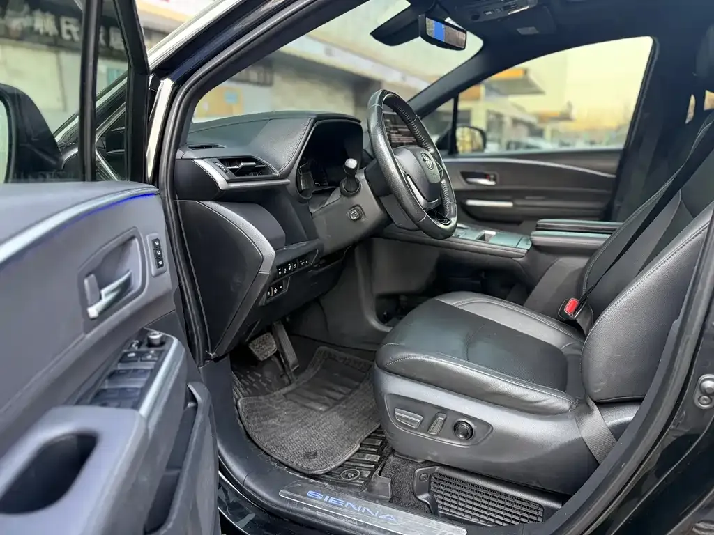 Toyota Sienna 2022 из CN, фото 3