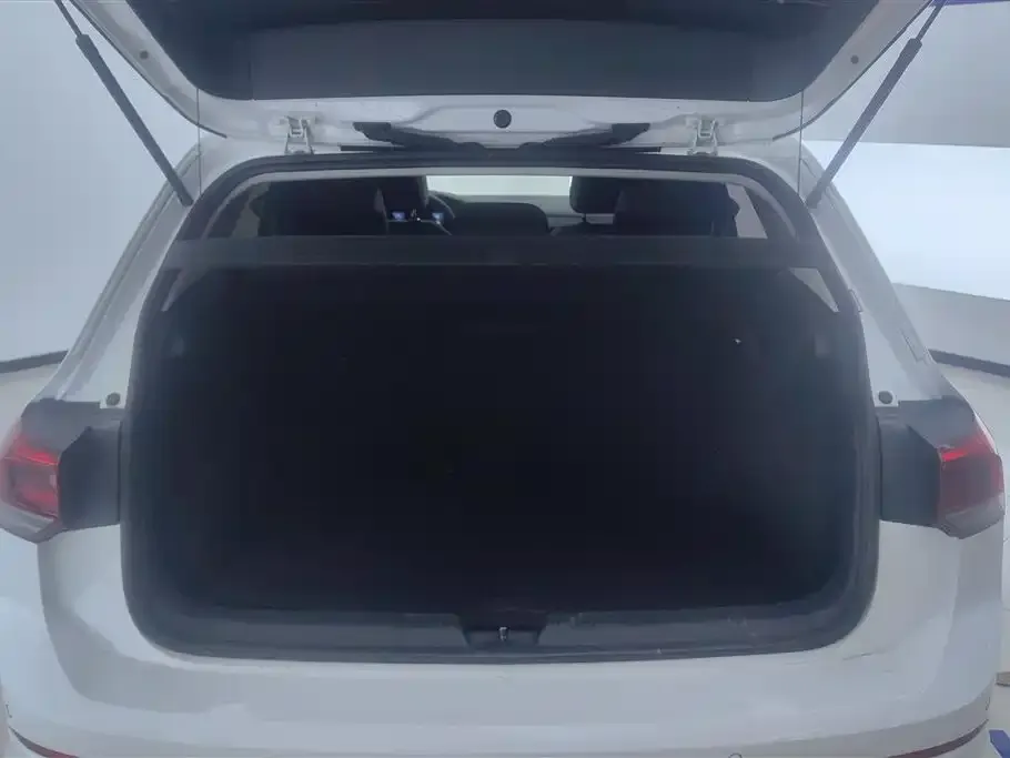 Volkswagen Golf 2021 из CN, фото 4