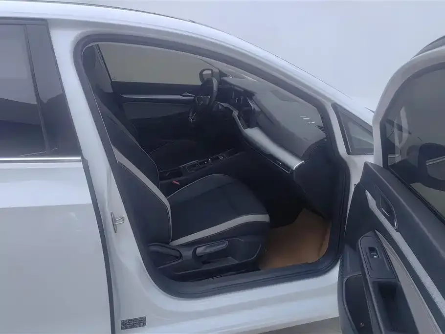 Volkswagen Golf 2021 из CN, фото 7