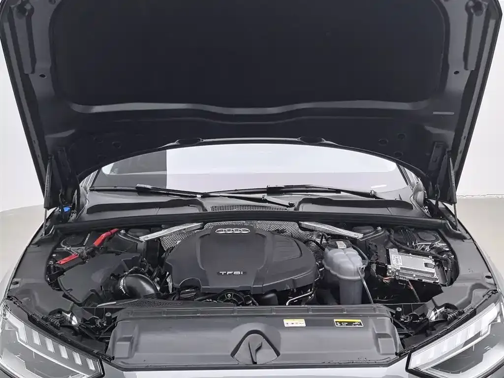 Audi A4L 2022 из CN, фото 10