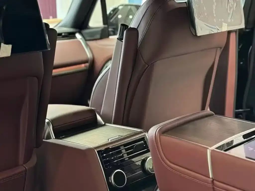 Land Rover Range Rover 2025 из CN, фото 2