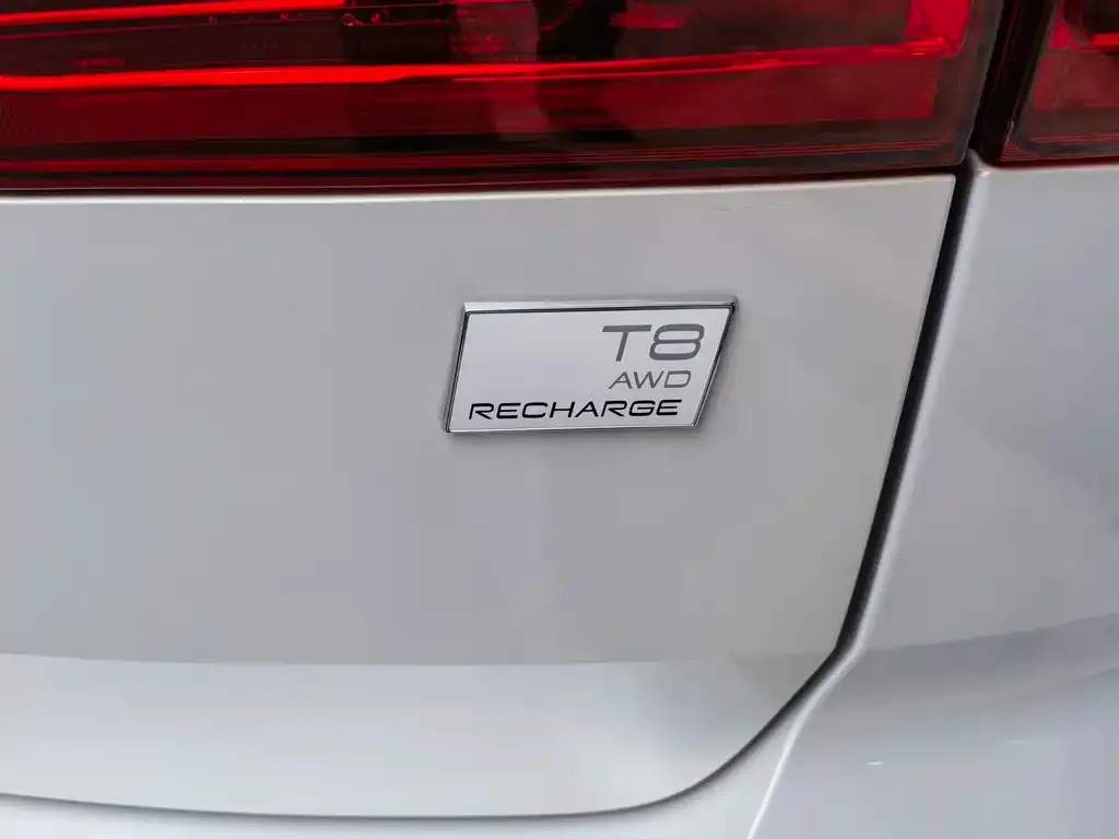 Volvo XC60 PHEV 2024 из CN, фото 3
