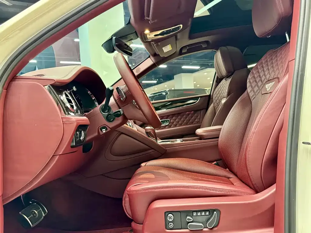 Bentley Bentayga — фото 9