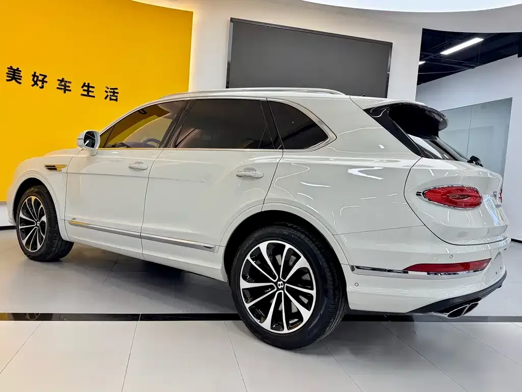 Bentley Bentayga — фото 4