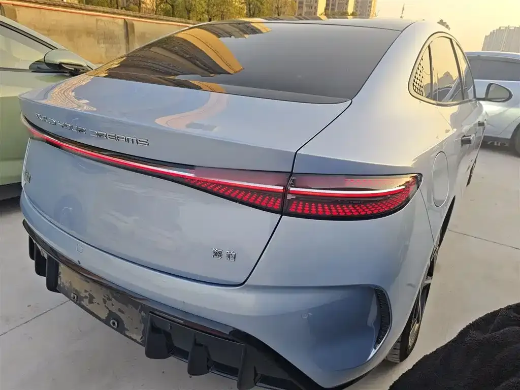 BYD Seal — фото 6