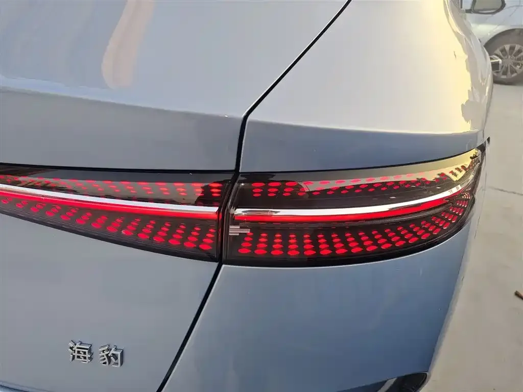 BYD Seal — фото 5