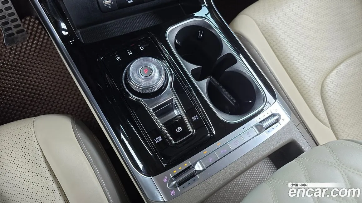 Kia Carnival — фото 9