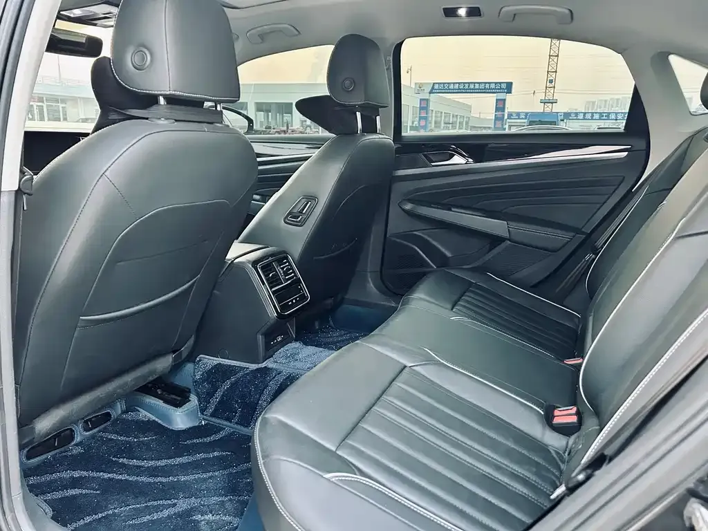 Volkswagen Passat 2022 из CN, фото 4