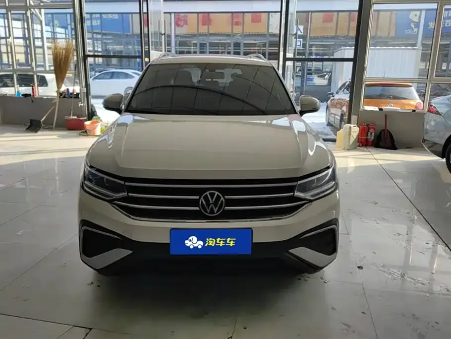 Volkswagen Tiguan L — фото 2