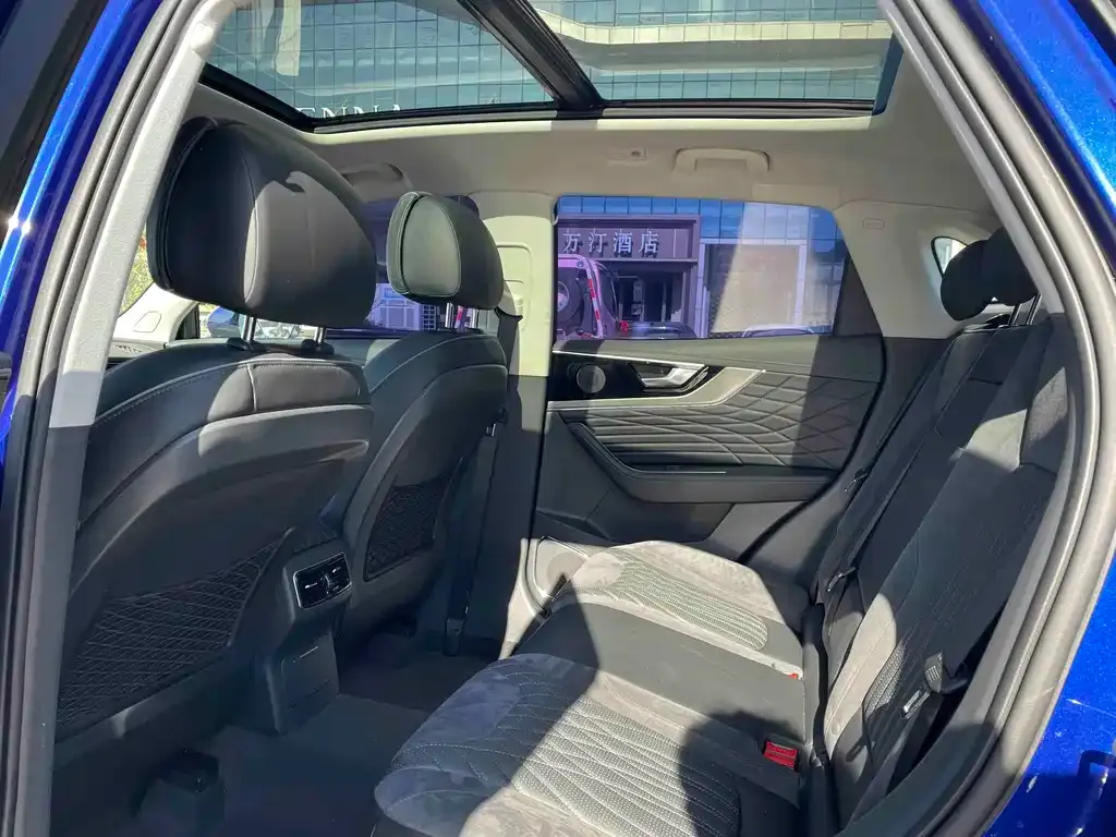 Hongqi HS5 2023 из CN, фото 6