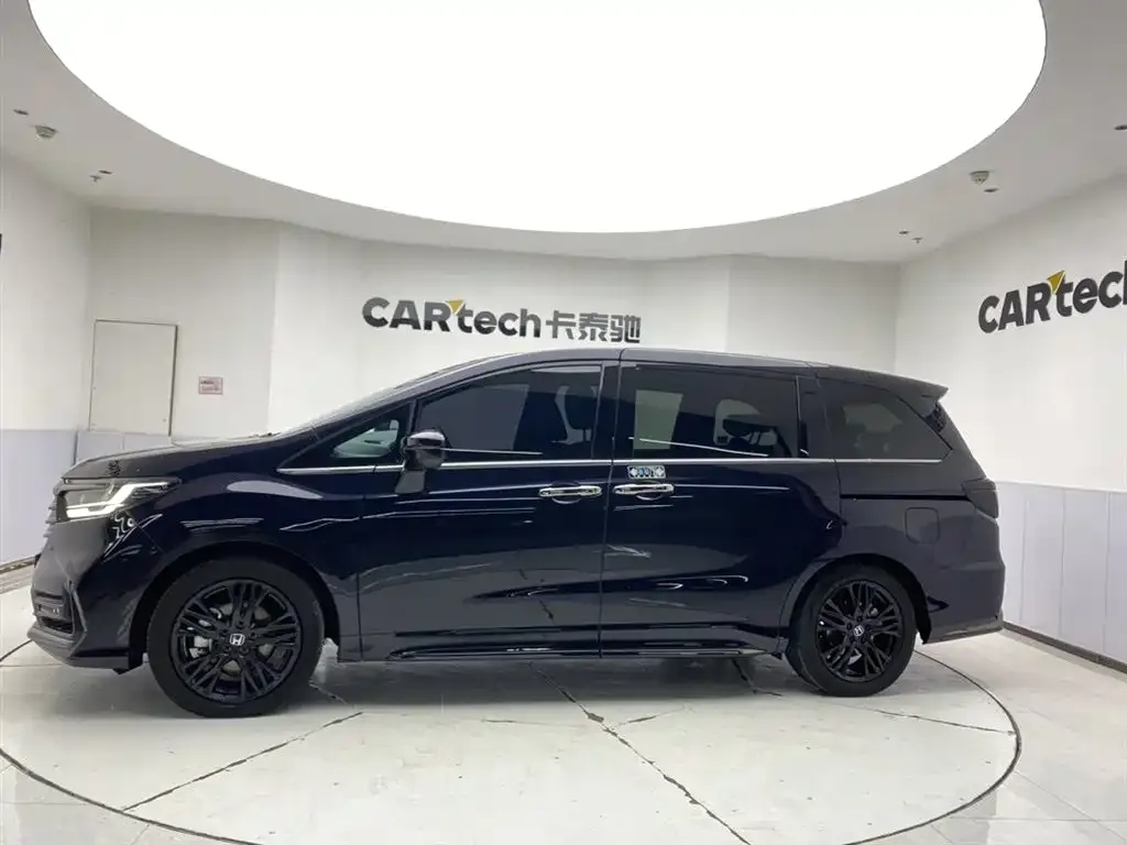 Honda Odyssey 2023 из CN, фото 2
